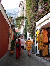 Shopping a Positano